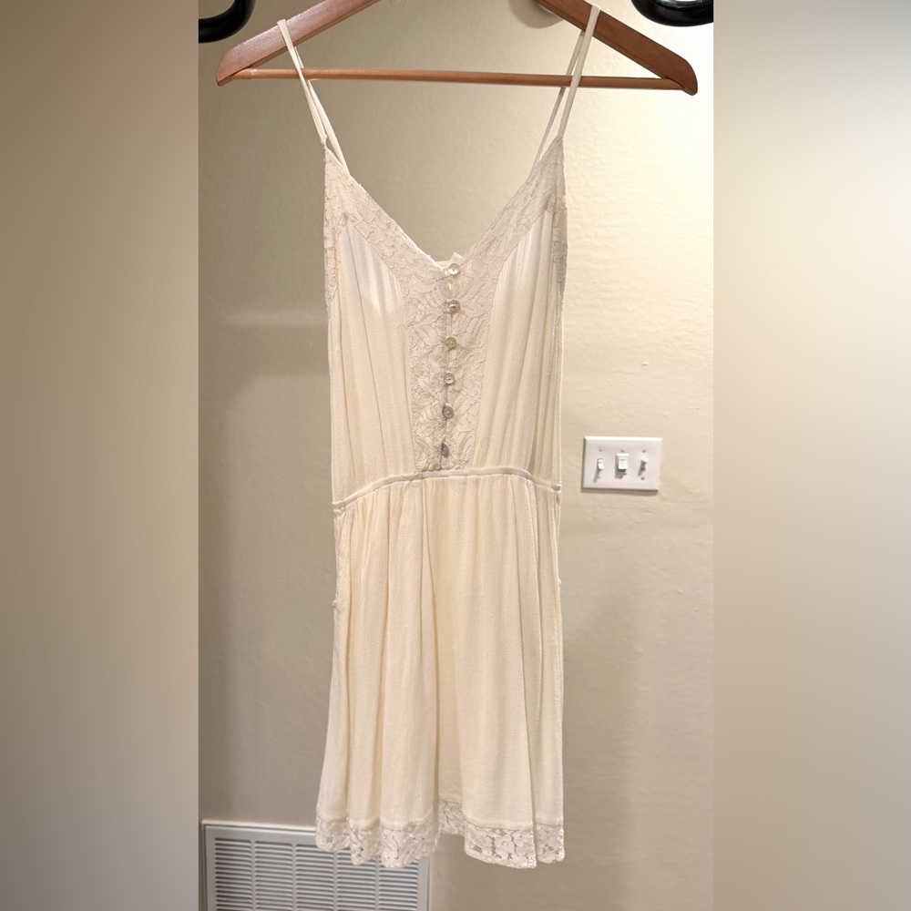 Lace dress with 2 pockets